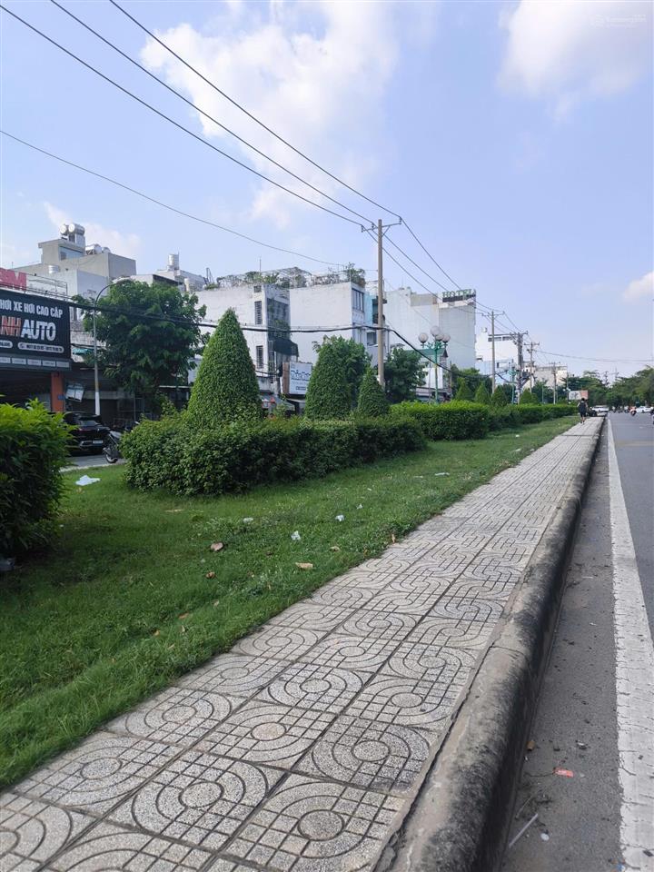 Bán nhà mt tân sơn đối diện sân golf tân sơn nhất 6x25 sổ vuông vức ko lỗi pt kinh doanh cực tốt