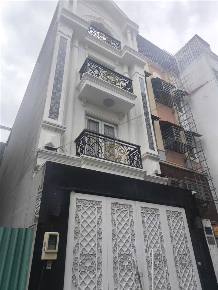 Bán nhà 4 tầng 1/ phạm văn đồng dt4.5x19 cn83m2 hxh né có thể kinh doanh đa ngành nghề giá13.5ty