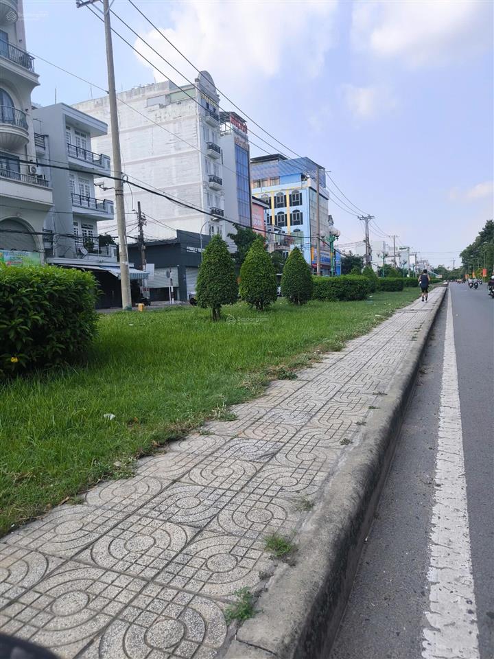 Bán nhà mt tân sơn dt122,5m2 giá18 tỷ đối diện sân golf tân sơn nhất đường 16m lưu thông sầm uất