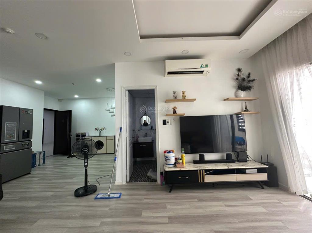 Bán gấp căn hộ 2 ngủ monarchy diện tích rộng 86m²  có sổ hồng sẵn  ngay cầu rồng