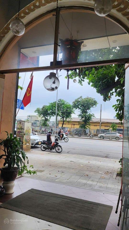 Chính chủ cần bán gấp nhà mặt phố giải phóng 100m2 x 5 tầng mt5 m giá 300tr/m2 có thương lượng