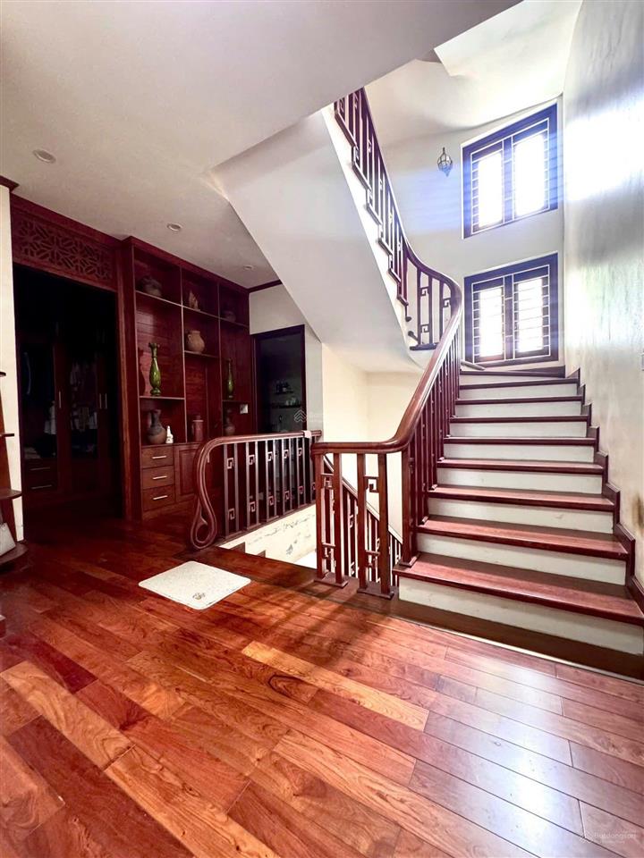 Chính chủ bán gấp nhà xuân đỉnh 61m2, 5 tầng mặt tiền 5m, 50m ra ôtô giá chỉ 10 tỷ