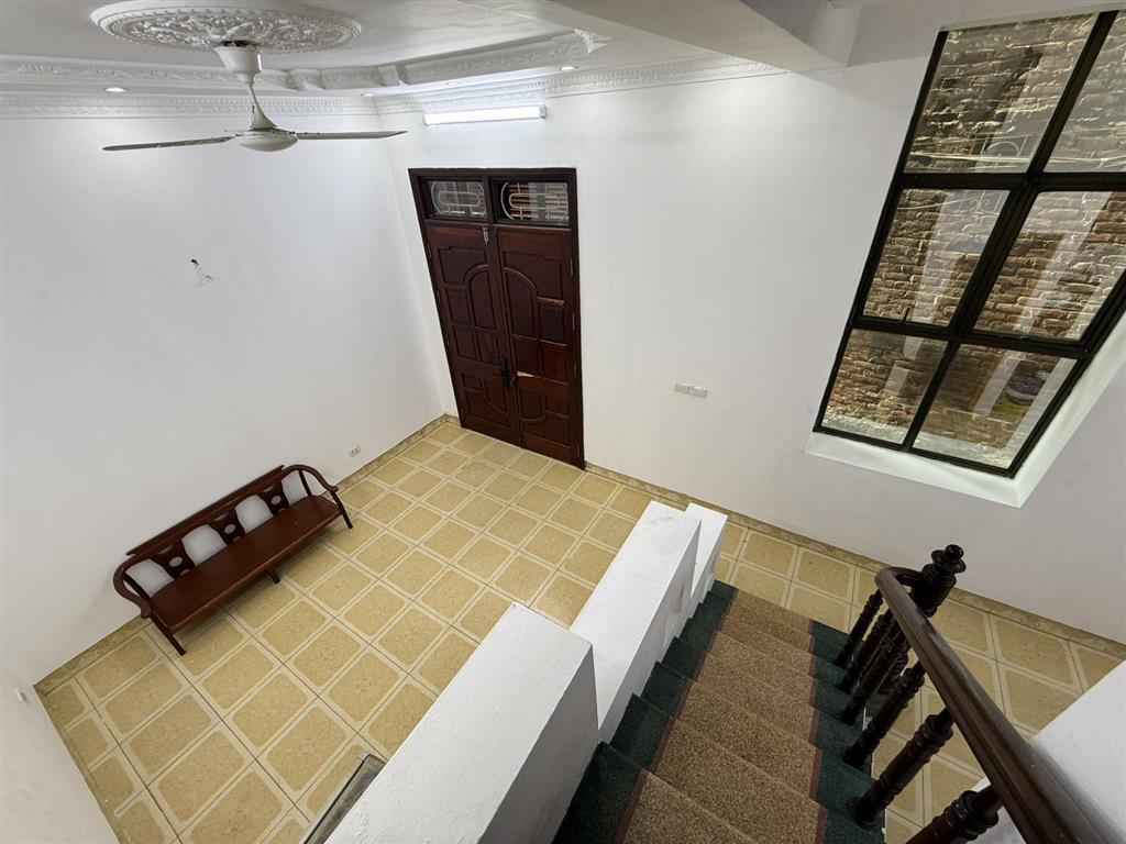 Chính chủ mỹ đình gửi bán  42m² x 5 tầng  lô góc  10m ra bộ công an ô tô tránh  giá 8.6 tỷ!