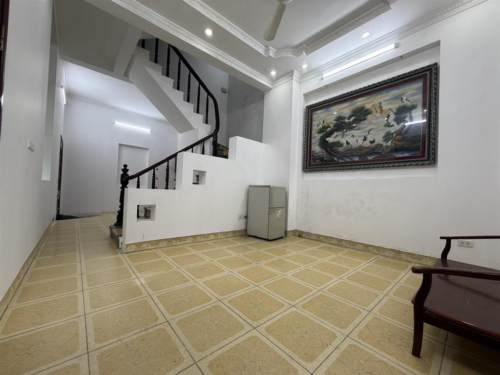 Chính chủ mỹ đình gửi bán  42m² x 5 tầng  lô góc  10m ra bộ công an ô tô tránh  giá 8.6 tỷ!