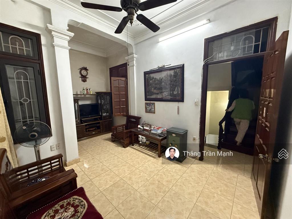 Hiếm! cầu giấy  5 tầng  chính chủ bộ đội xây cực chắc  10m ra ô tô tránh  giá chỉ 15 tỷ!