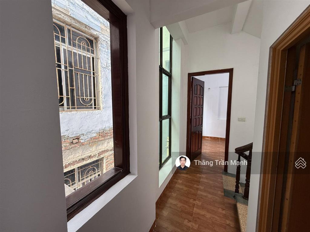 Cô em nhờ bán nhà! 5 tầng x 42m2  vài bước ra ô tô, biệt thự, bộ công an. giá chỉ 8.6 tỷ!