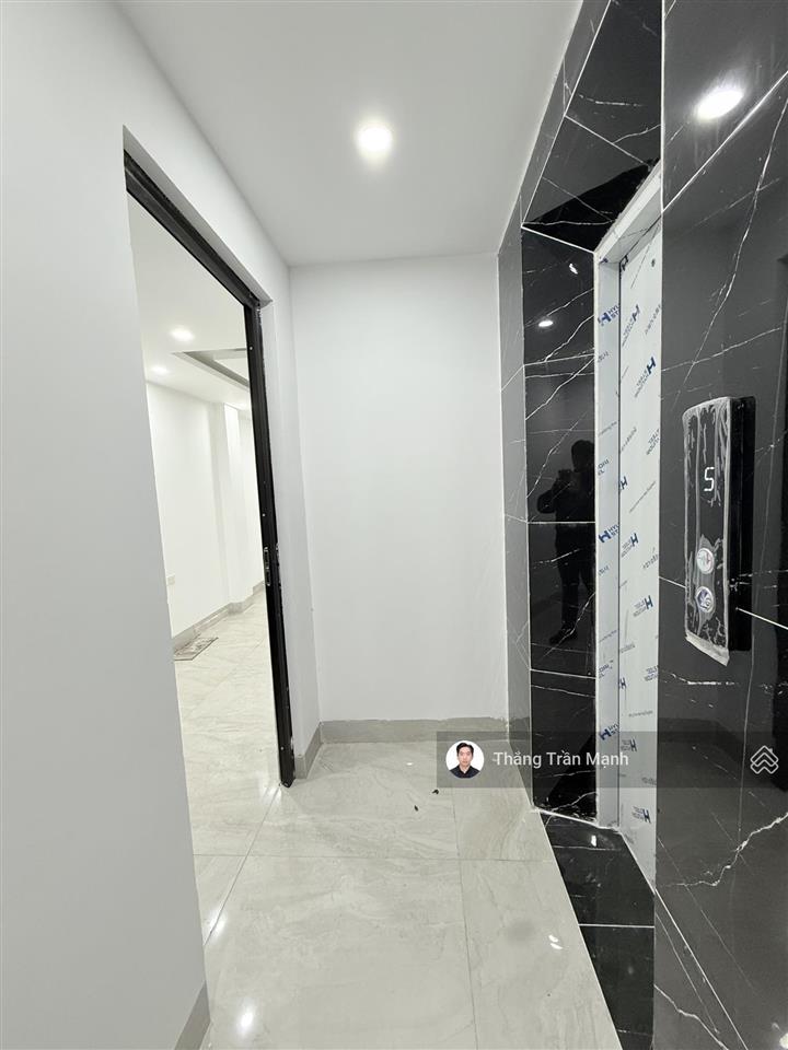 Giảm 1 tỷ, bán gấp nhà mễ trì 35m2, 6 tầng, thang máy, ô tô đỗ cửa  giá 11 tỷ