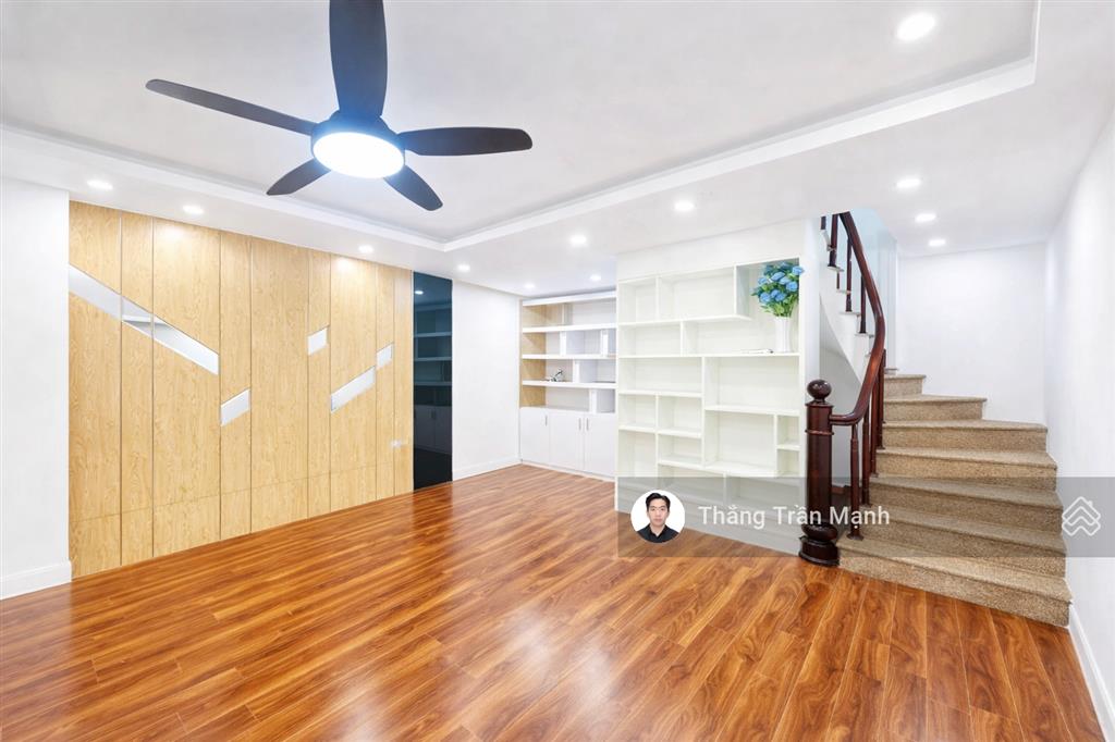 Chỉ 8 tỷ  nhà 7 tầng full nội thất  sát phố đình thôn  10m ra ô tô