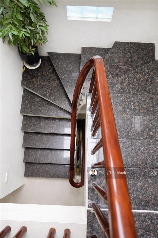 Nhỉnh 8 tí xíu  bán nhà phú đô  6 tầng  8 ngủ  30m ra mặt phố phú đô, châu văn liêm