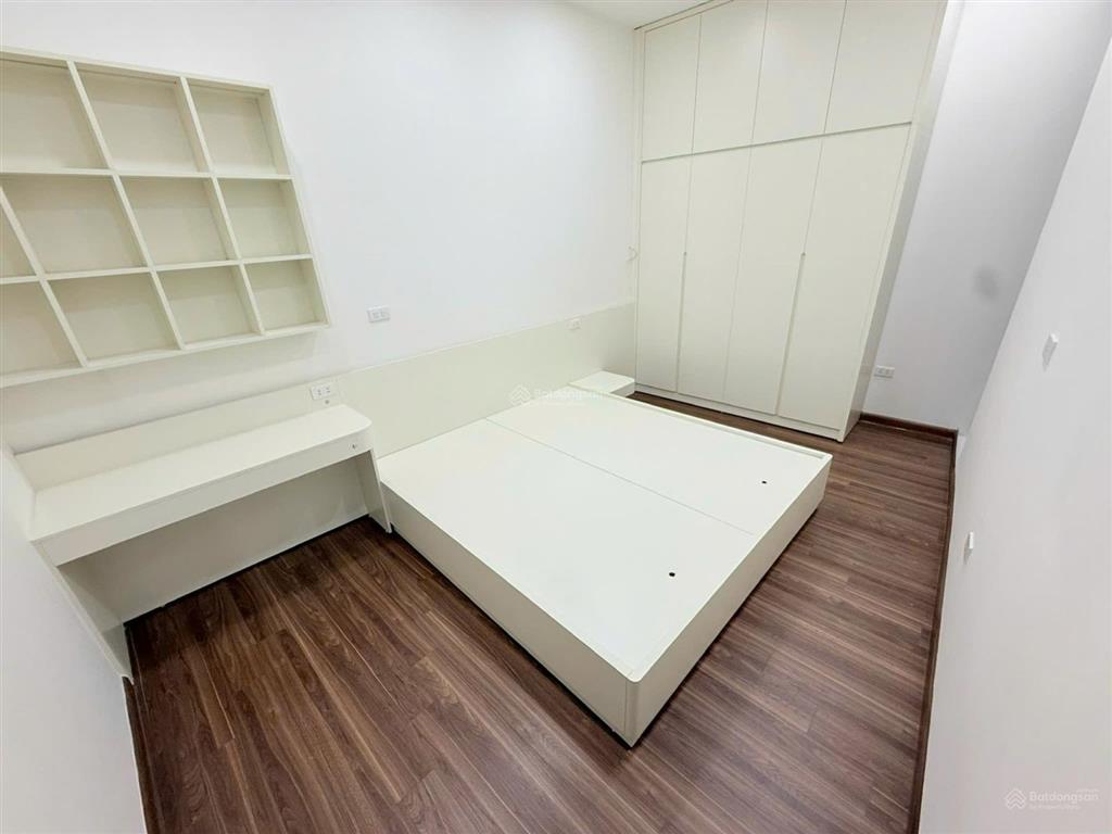 Mỹ đình  nhà mới xây 42m2 x 5 tầng  10m ra ô tô  khu vực kinh doanh sầm uất nhất giá 9.5 tỷ