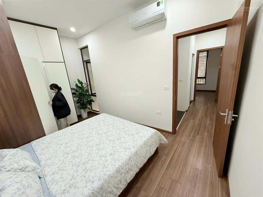 Mỹ đình  nhà mới xây 42m2 x 5 tầng  10m ra ô tô  khu vực kinh doanh sầm uất nhất giá 9.5 tỷ
