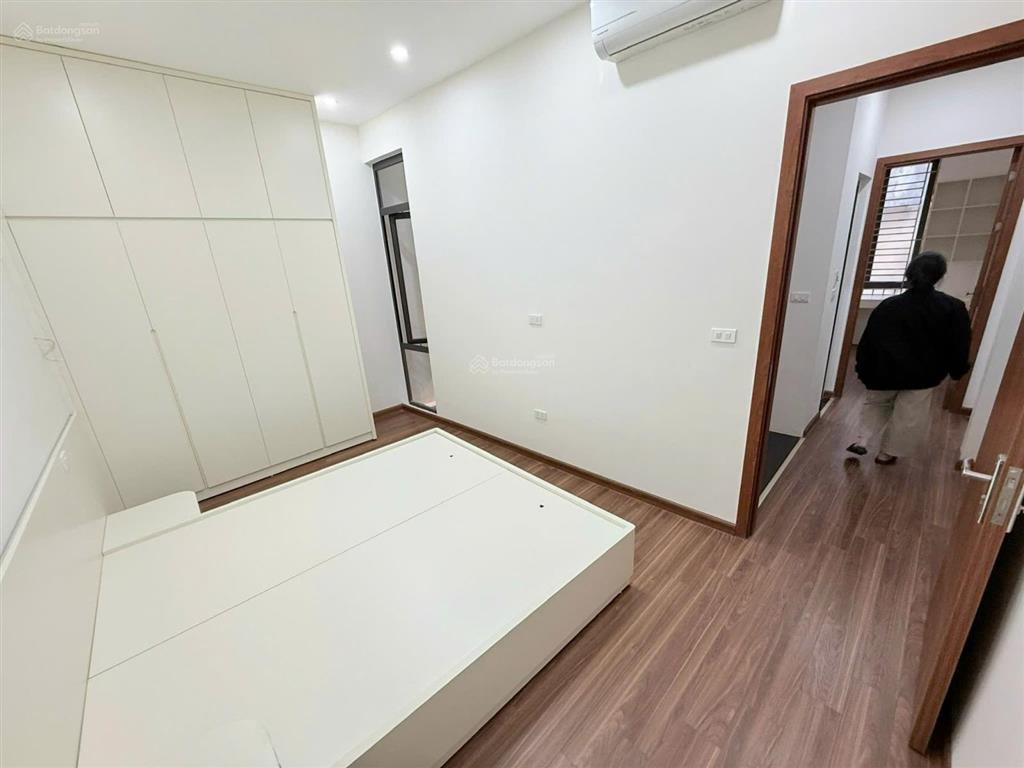 Mỹ đình  nhà mới xây 42m2 x 5 tầng  10m ra ô tô  khu vực kinh doanh sầm uất nhất giá 9.5 tỷ