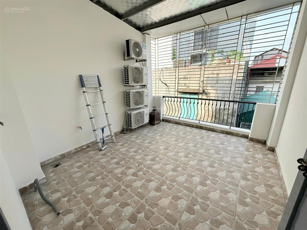 Mỹ đình  nhà mới xây 42m2 x 5 tầng  10m ra ô tô  khu vực kinh doanh sầm uất nhất giá 9.5 tỷ