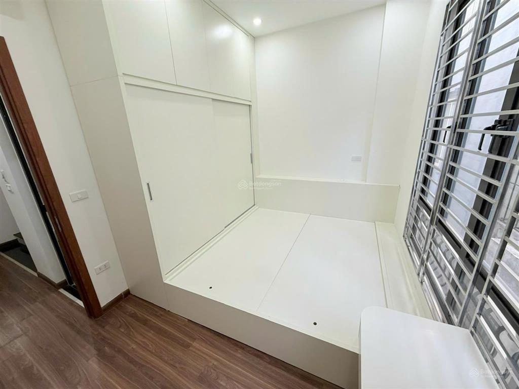 Mỹ đình  nhà mới xây 42m2 x 5 tầng  10m ra ô tô  khu vực kinh doanh sầm uất nhất giá 9.5 tỷ