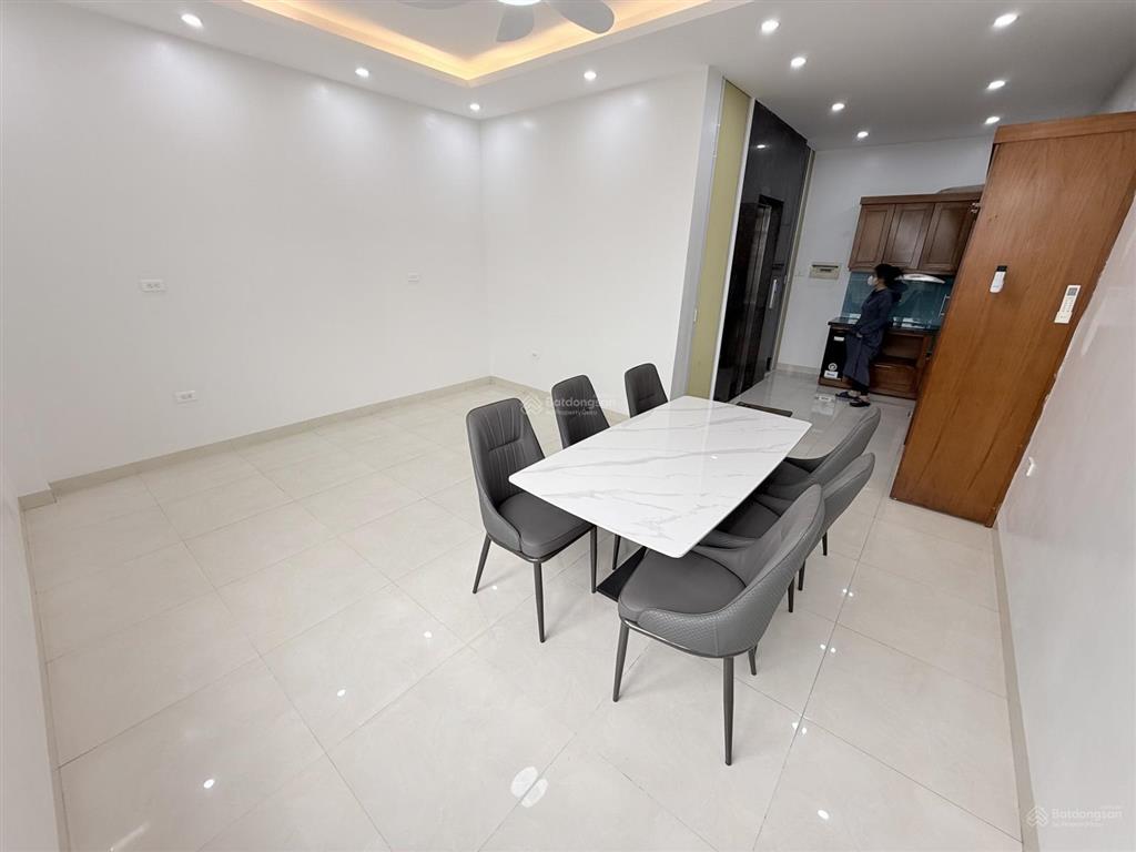 Chỉ 13 tỷ  bán nhà phân lô ô tô đỗ cửa phố mỹ đình  43m2 x 7 tầng thang máy