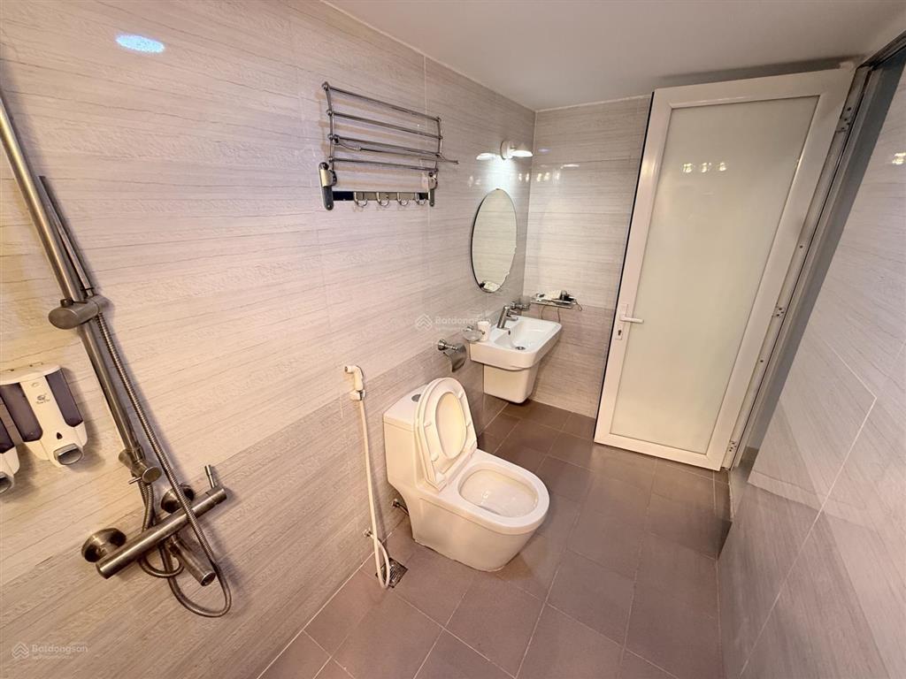 Chỉ 13 tỷ  bán nhà phân lô ô tô đỗ cửa phố mỹ đình  43m2 x 7 tầng thang máy