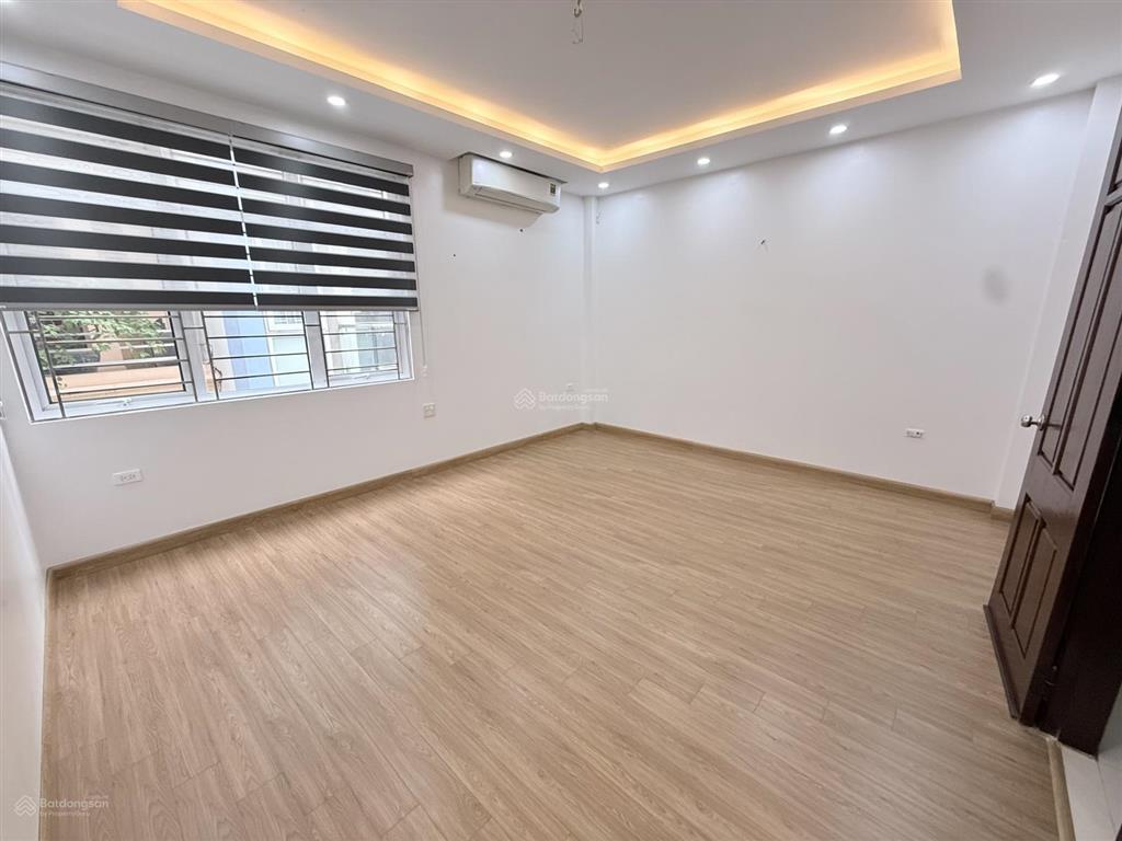 Chỉ 13 tỷ  bán nhà phân lô ô tô đỗ cửa phố mỹ đình  43m2 x 7 tầng thang máy