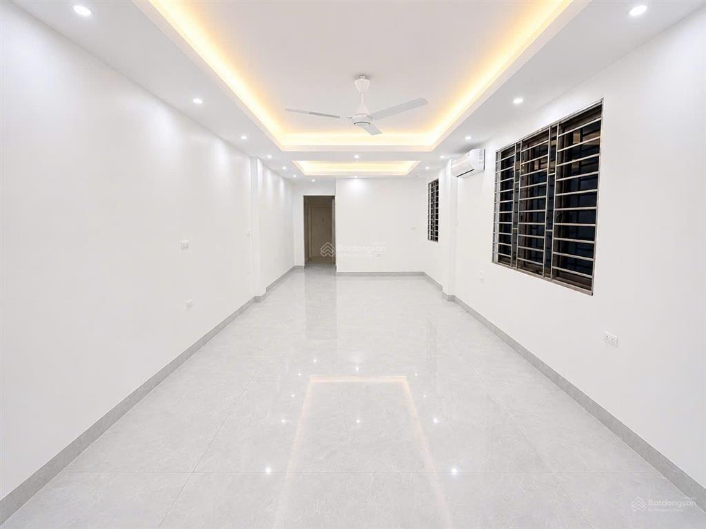 Bán tòa building mặt phố phú đô  lô góc 7 tầng thang máy  3 mặt thoáng  giá 2x tỷ!