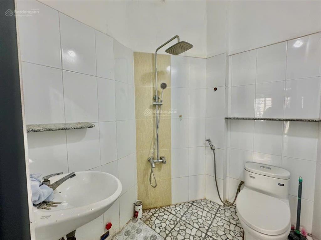 Phòng trọ giá rẻ gần ngay nguyễn kiệm