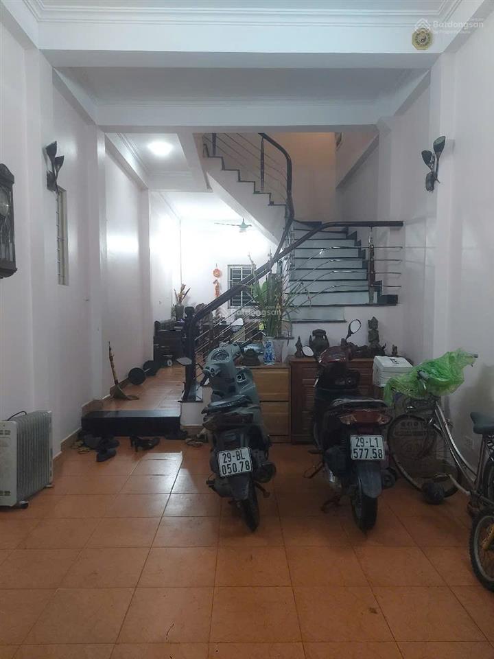 Siêu phẩm cầu giấyvị trí trung tâm nhà dân xây 5 tầngngõ nông ô tô đỗ cửanhỉnh 15 tỷ