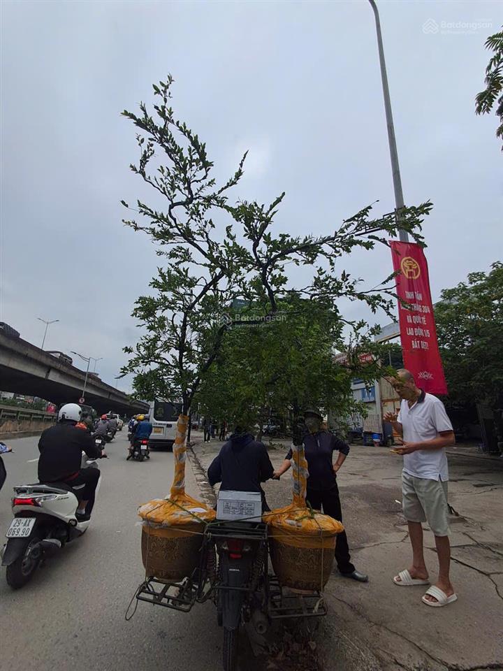 Chủ cần tiền bán căn nhà cấp 4kim giang dt 60m ngõ thông thoángnhỉnh 9 tỷ