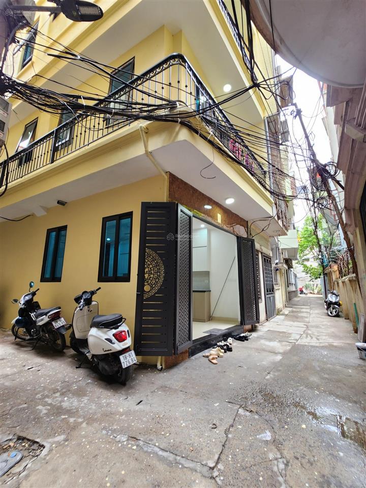 Siêu phẩm quận cầu giấy  phân lô, ô tô đỗ cửa  6 tầng thang máy, lô góc  nhà đẹp ở ngay