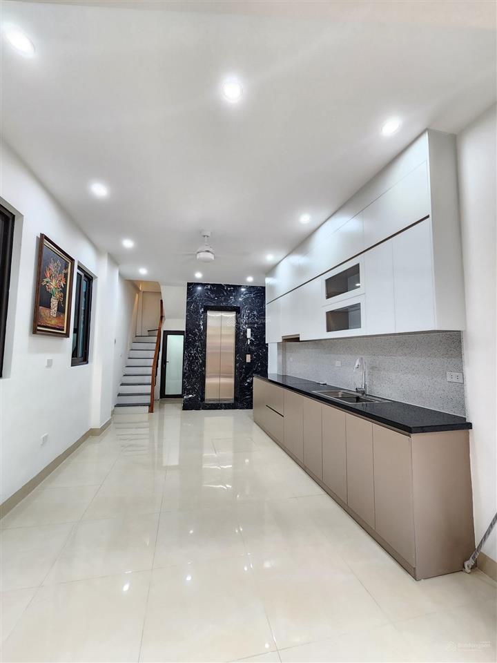 Siêu phẩm quận cầu giấy  phân lô, ô tô đỗ cửa  6 tầng thang máy, lô góc  nhà đẹp ở ngay