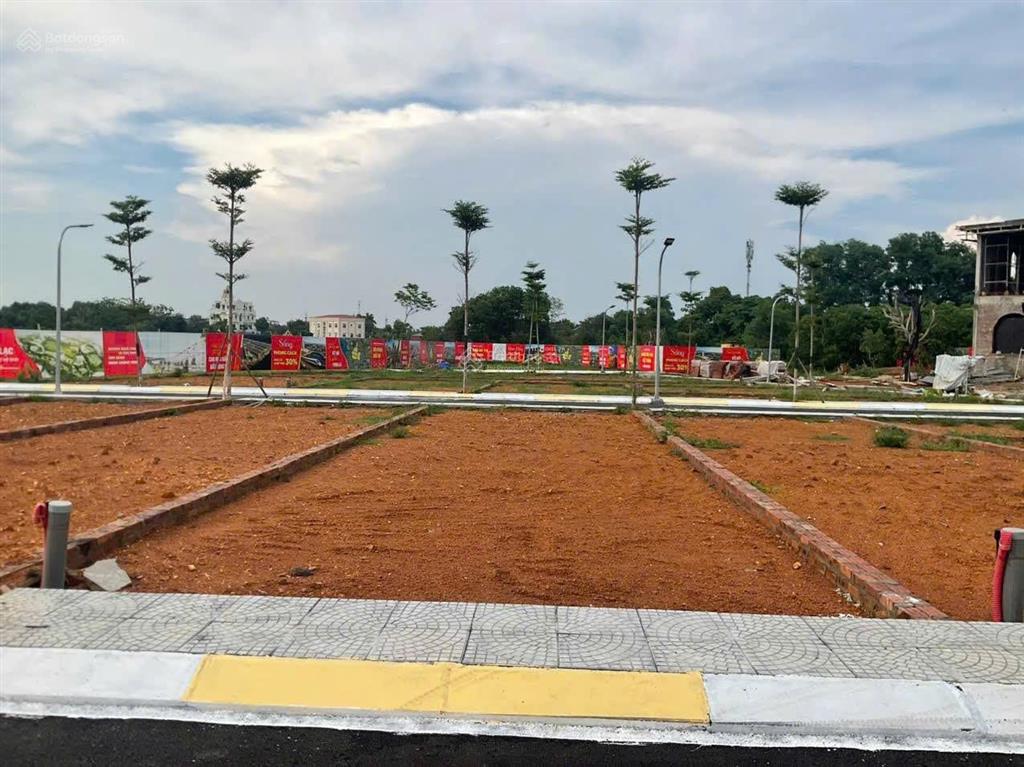 Lô đất đẹp 2 mặt tiền full thổ cư sổ vuông đỏ vuông mặt tiển rộng