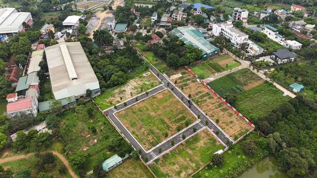Lô đất đẹp phú cát hòa lạc nhỉnh 3 tỷ sở hữu 1 lô dt 102m