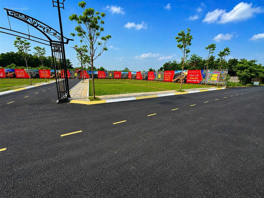 Chỉ nhỉnh 2 tỷ bạn được sở hữu ngay lô đất tại trại láng hòa lạcdt 100 m full thổ cư