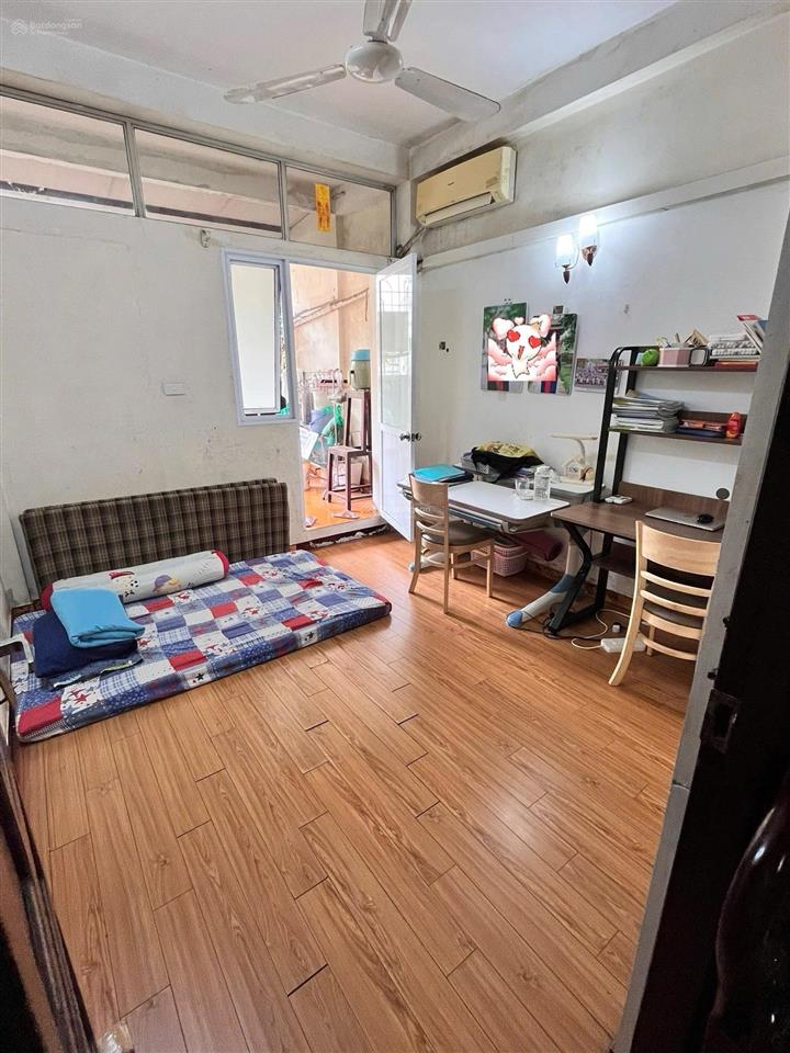 Tài chính nhỉnh 12 tỷ sở hữu nhà 3 tầng trong ngõ cầu giấy  dt gần 80m2  giá đầu tư