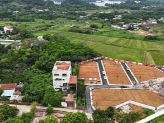 Chỉ nhỉnh 3 tỷ xíu có ngay nhà 2 tầng mới cứng  tại la gián hòa lạc 100m full thổ cư  ô tô tránh