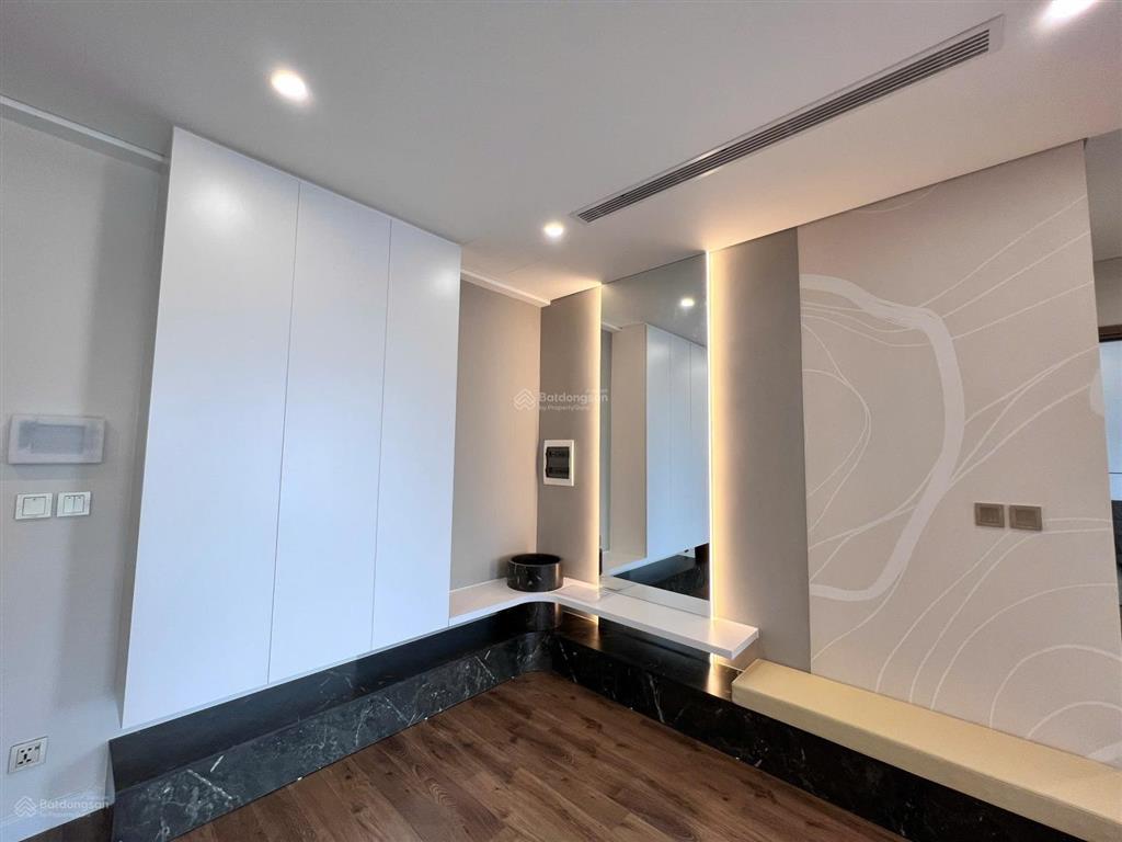 Chủ nhà chuyển xuống biệt thự mặt đất nên cần bán nhanh chcc flc complex 36 phạm hùng 3pn 8,4 tỷ