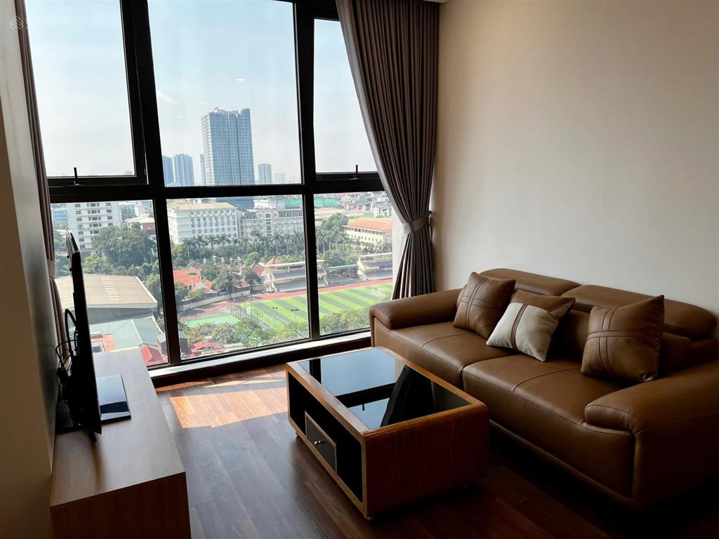Bán chcc mipec xuân thủy 76,4m2 2pn 2vs full nội thất, tầng trung view thoáng. giá 8,2 tỷ