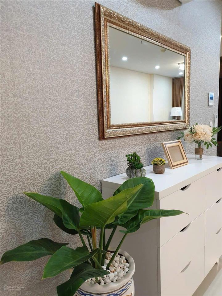 Chủ kẹt tiền, bán gấp căn hộ 2 pn +, nội thất cao cấp đẹp 107m2 tại hà đô centrosa q10, chỉ 13,5 tỷ