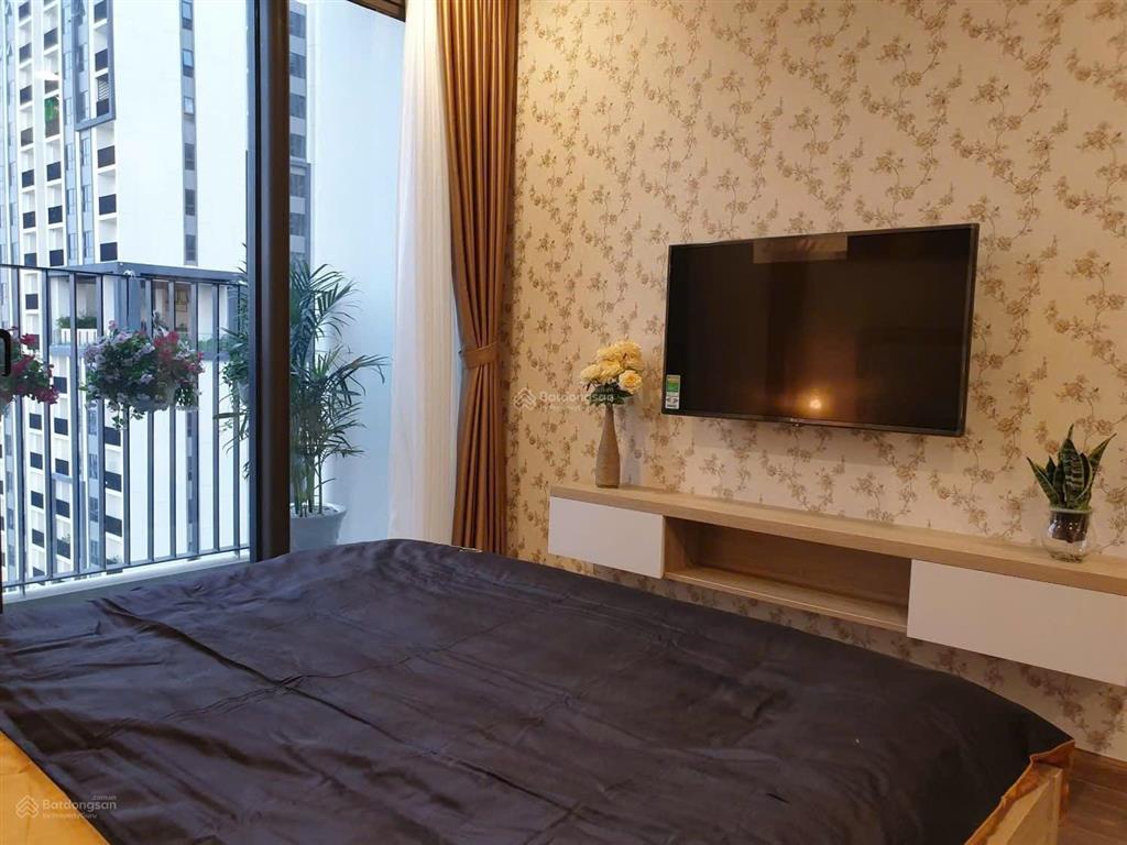 Chủ kẹt tiền, bán gấp căn hộ 2 pn +, nội thất cao cấp đẹp 107m2 tại hà đô centrosa q10, chỉ 13,5 tỷ