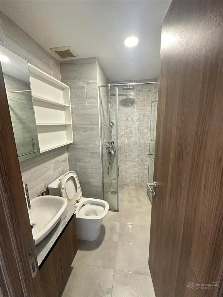 Chủ cần bán căn hộ 1 pn 48m2 đã có sổ hồng tại c/c kingdom 101 334 tô hiến thành, q10, giá 5.7 tỷ