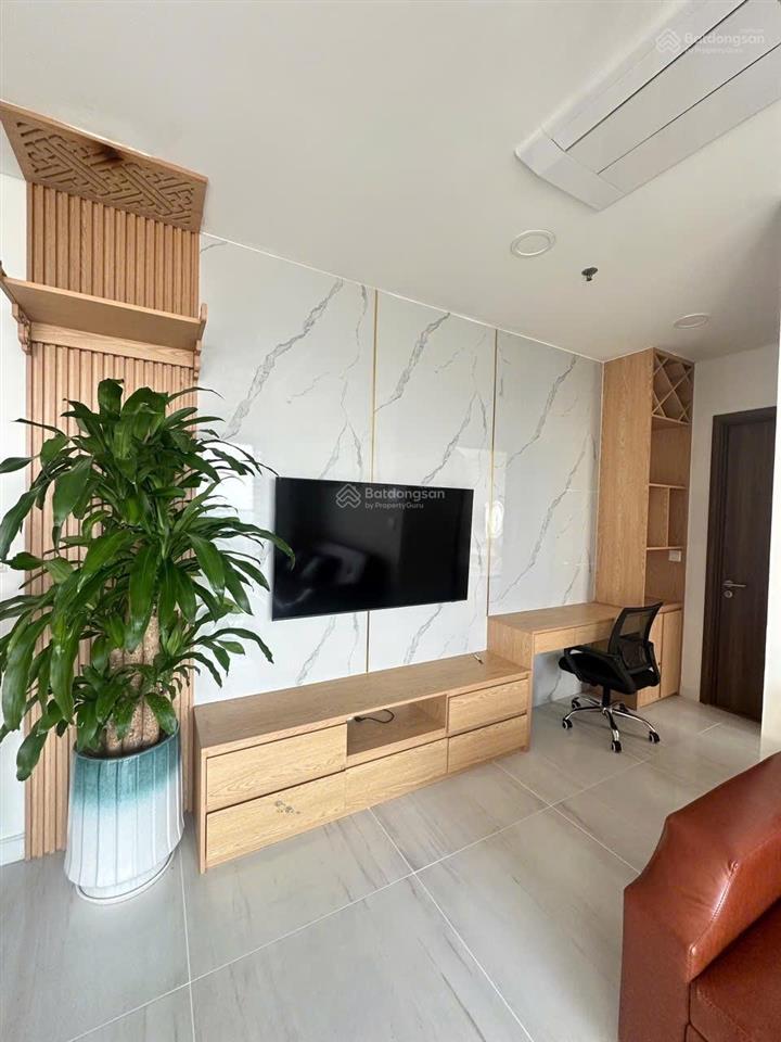 Chủ cần bán căn hộ 1 pn 48m2 đã có sổ hồng tại c/c kingdom 101 334 tô hiến thành, q10, giá 5.7 tỷ