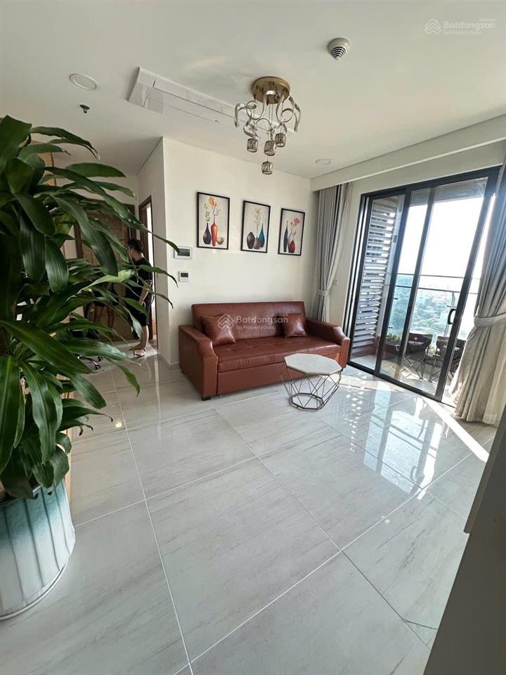 Chủ cần bán căn hộ 1 pn 48m2 đã có sổ hồng tại c/c kingdom 101 334 tô hiến thành, q10, giá 5.7 tỷ