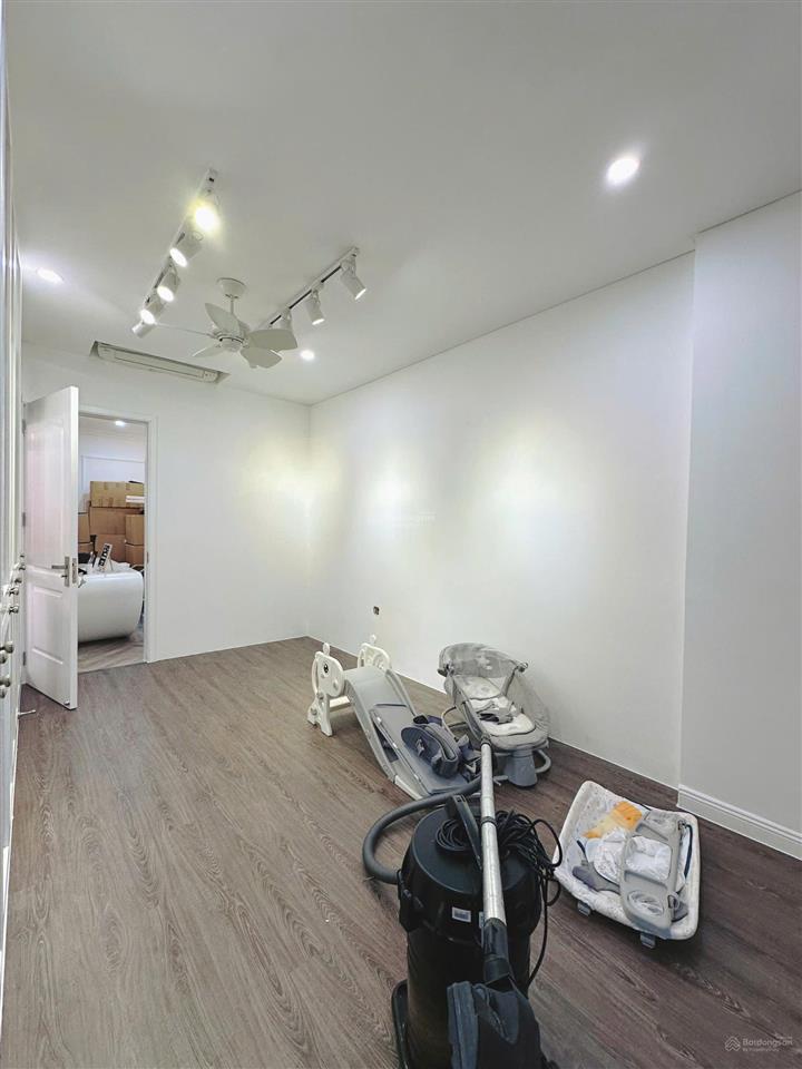 Chính chủ cho thuê căn hộ 3 pn + 2wc , full nội thất đẹp 107m2, 30 triệu tại hà đô centrosa q10
