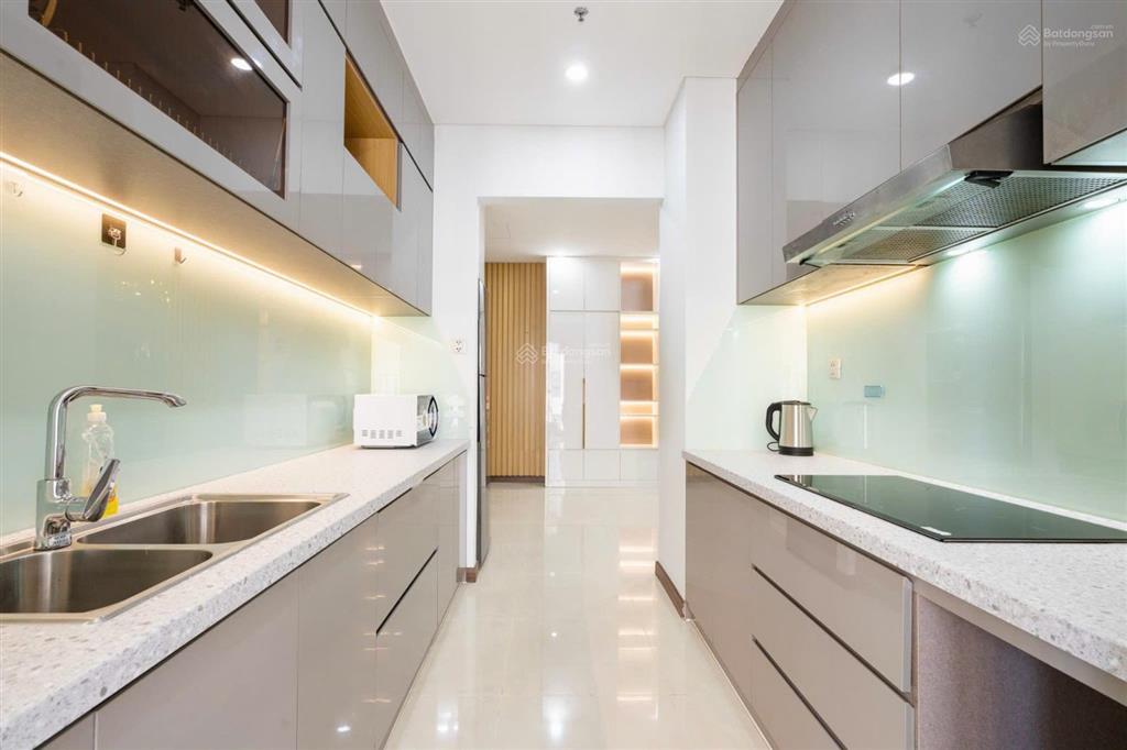 Chính chủ cần bán căn hộ 1pn + 58m ntcb tại hado centrosa garden, 3/2, q10, hcm, sổ hồng