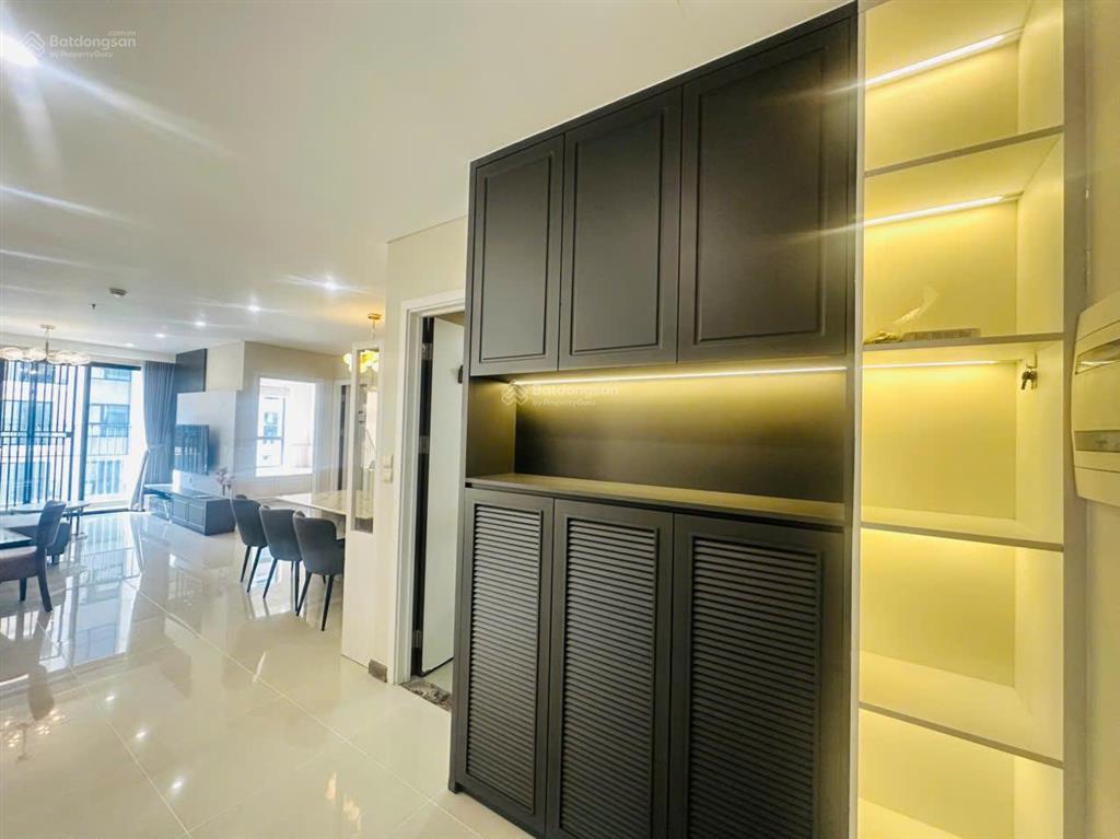 Chính chủ cần bán cc 3pn + 134m² giá 21 tỷ bao hết, full nội thất tại hado centrosa q.10, hcm