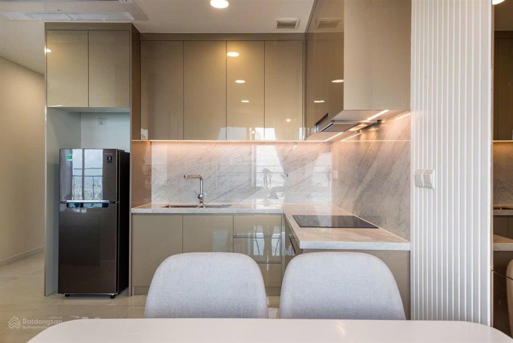 Cho thuê gấp căn hộ 61m2, 1pn+, 1wc, full nội thất tại chung cư kingdom q 10, giá chỉ 17 triệu