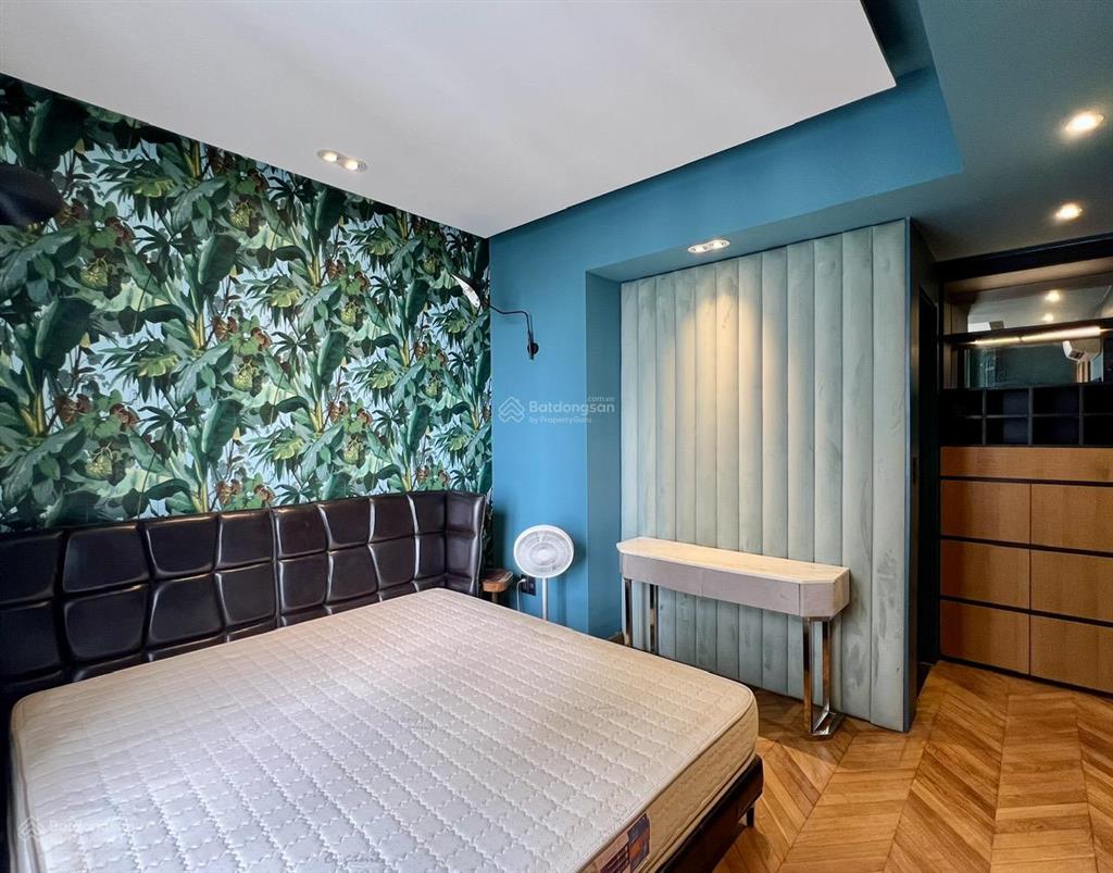 Bán 3pn  view landmark  giá 9tỷ8  spa  căn góc   em 0941 175 ***