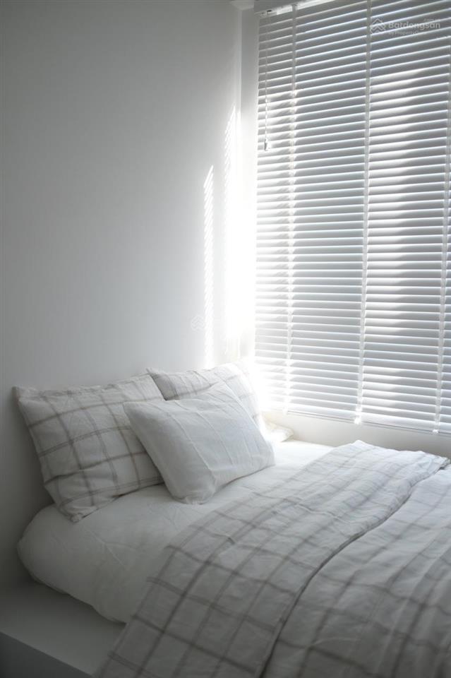 Bán căn góc 2pn  giá 7 tỷ 860  ban công bốn cánh  diện tích 77m2