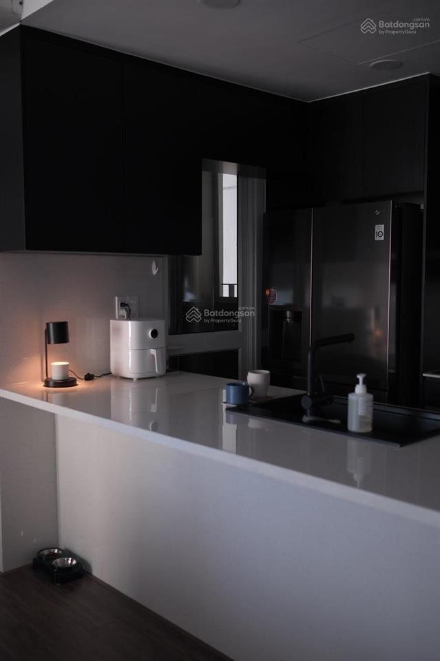 Bán căn góc 2pn  giá 7 tỷ 860  ban công bốn cánh  diện tích 77m2