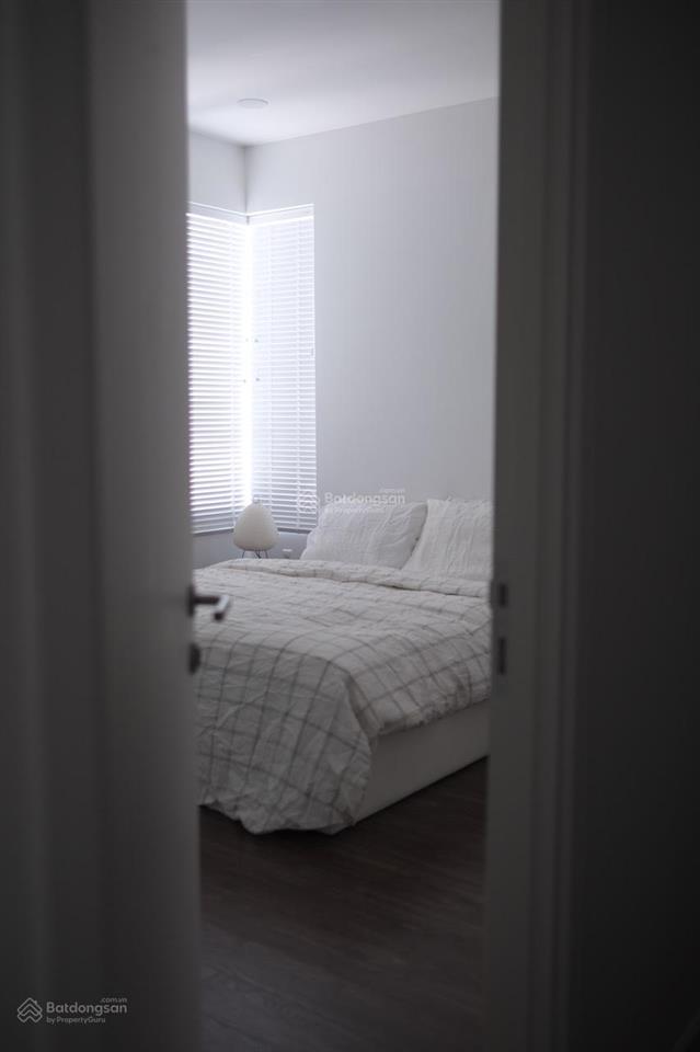 Bán căn góc 2pn  giá 7 tỷ 860  ban công bốn cánh  diện tích 77m2