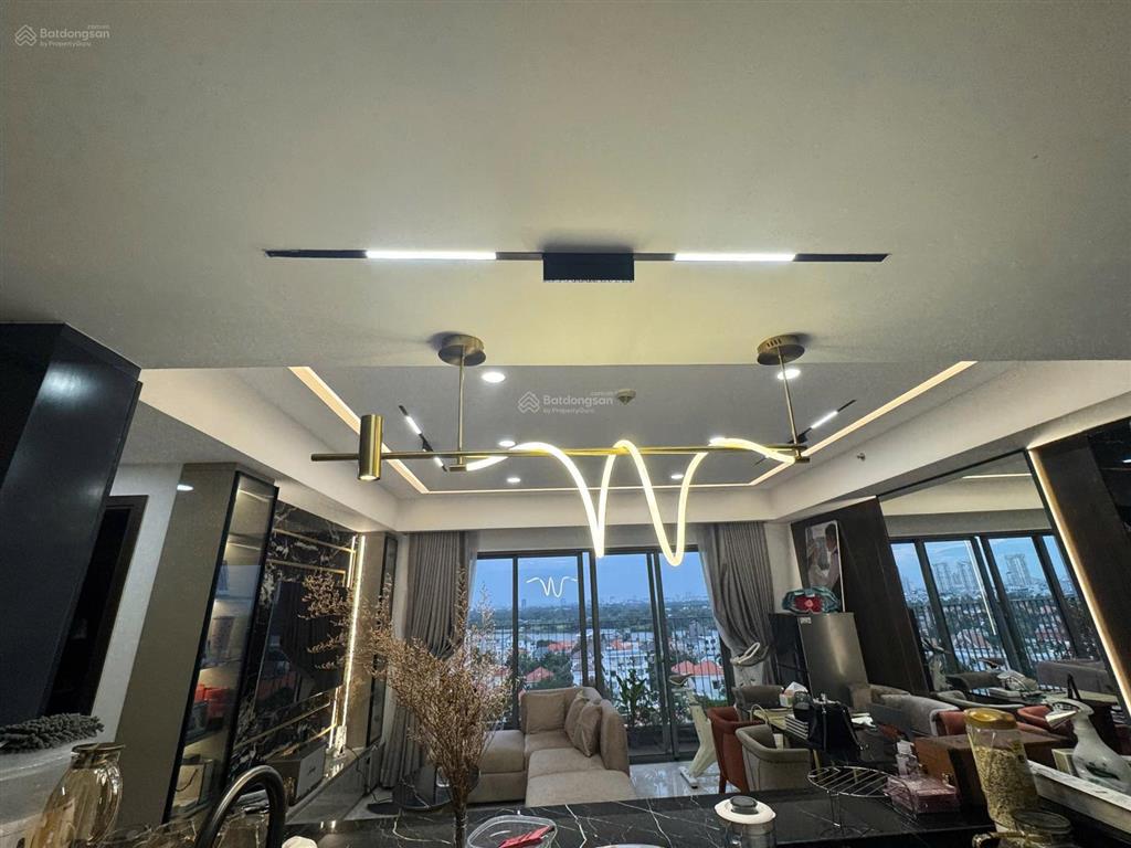 Bán 3 pn t5  99m2  căn góc  ban công bốn cánh  tầng cao  view sông trực diện