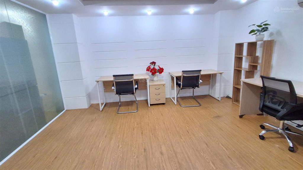 Cho thuê văn phòng tại khu nhà phố hưng gia, phú mỹ hưng  9,5 triệu, 20m2