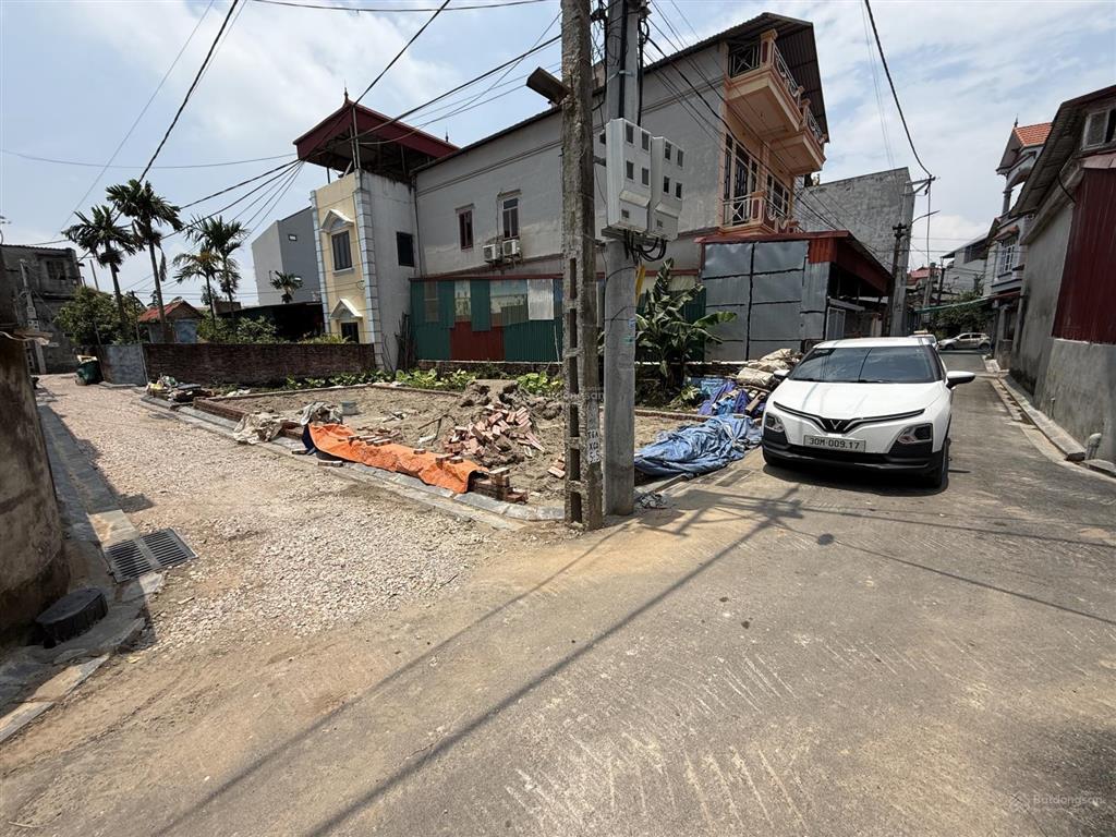 Nhỉnh 5 tỷ bán lô đất 2 mặt tiền ô tô 7 chỗ vào nhà gần vinhomes cổ loa